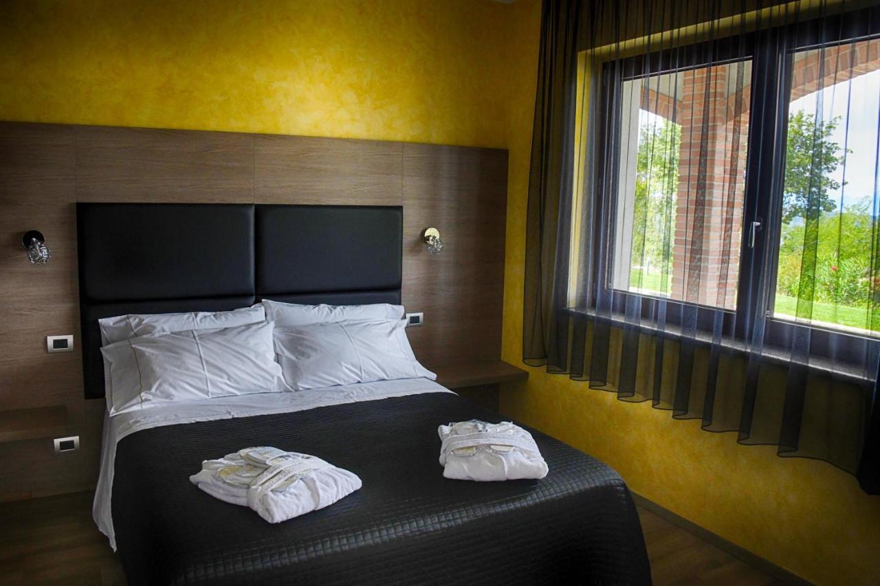 Вілла Casa Castella - Adults Only - Langhe Діано-д'Альба Екстер'єр фото