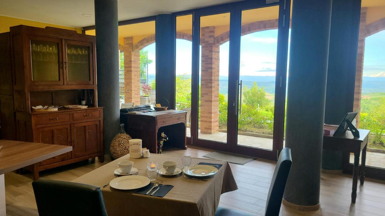 Вілла Casa Castella - Adults Only - Langhe Діано-д'Альба Екстер'єр фото