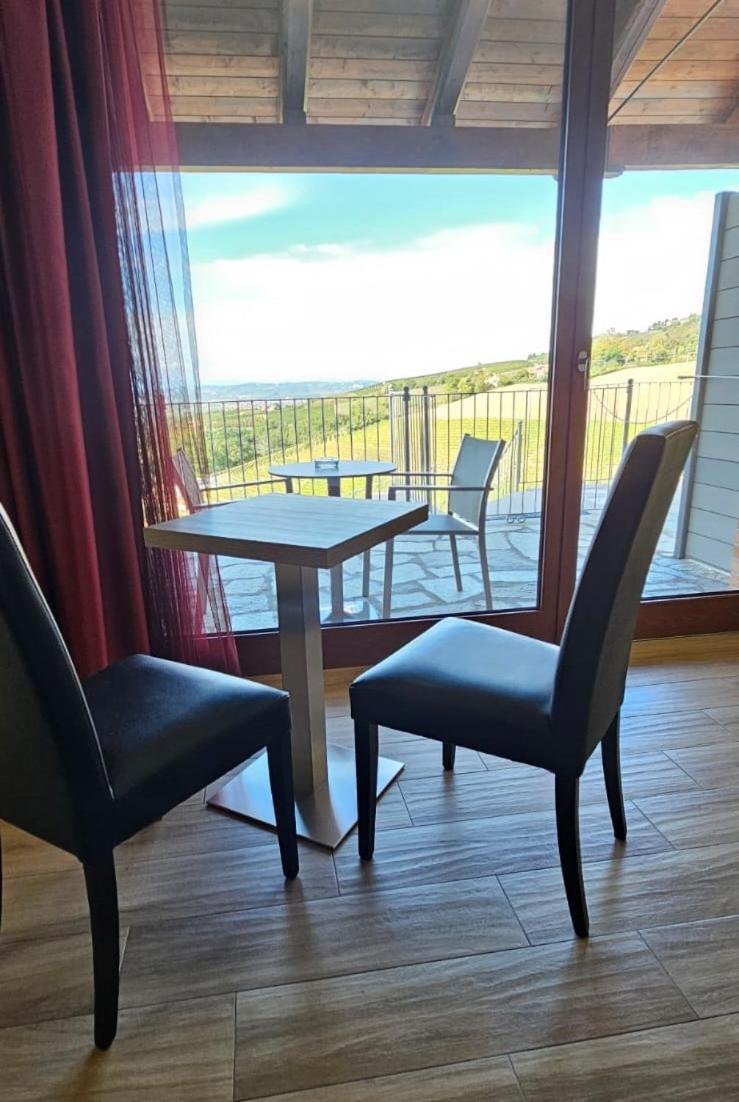 Вілла Casa Castella - Adults Only - Langhe Діано-д'Альба Екстер'єр фото
