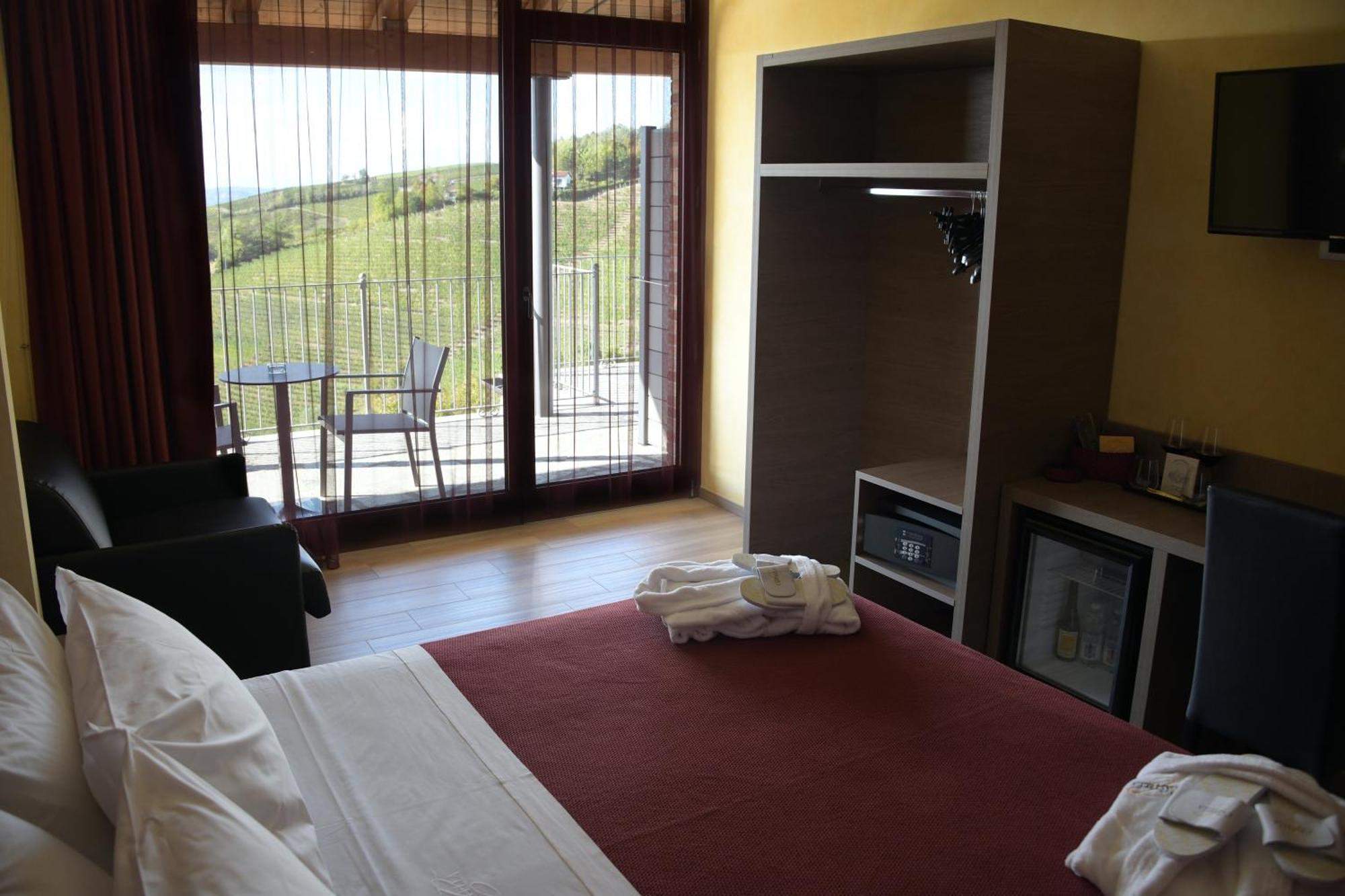 Вілла Casa Castella - Adults Only - Langhe Діано-д'Альба Екстер'єр фото